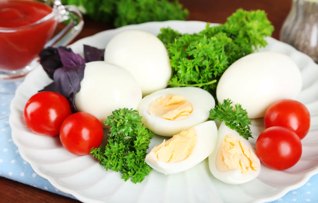 Фото обои яйца, помидоры, петрушка, базилик
