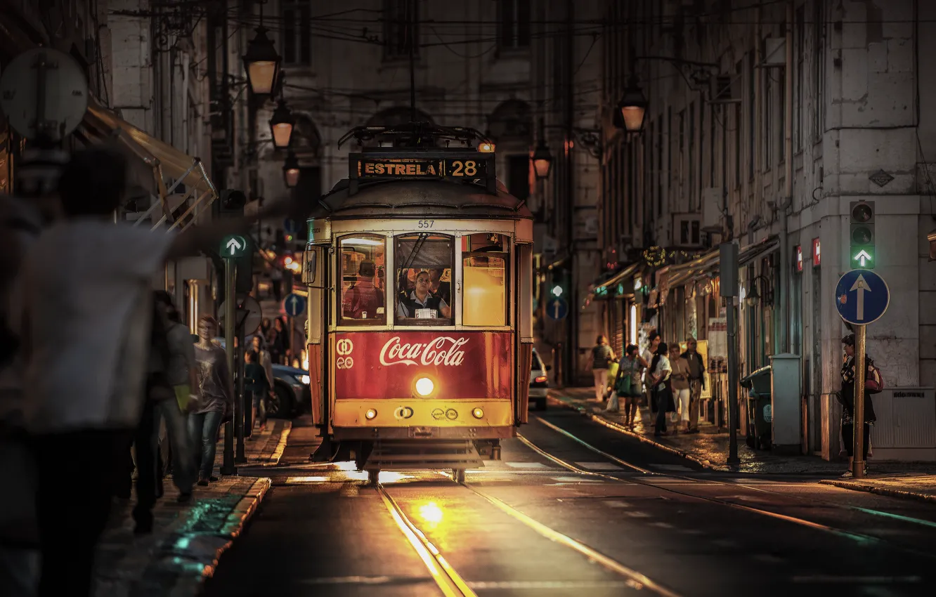 Фото обои город, улица, дома, вечер, фонари, трамвай, Португалия, Лиссабон