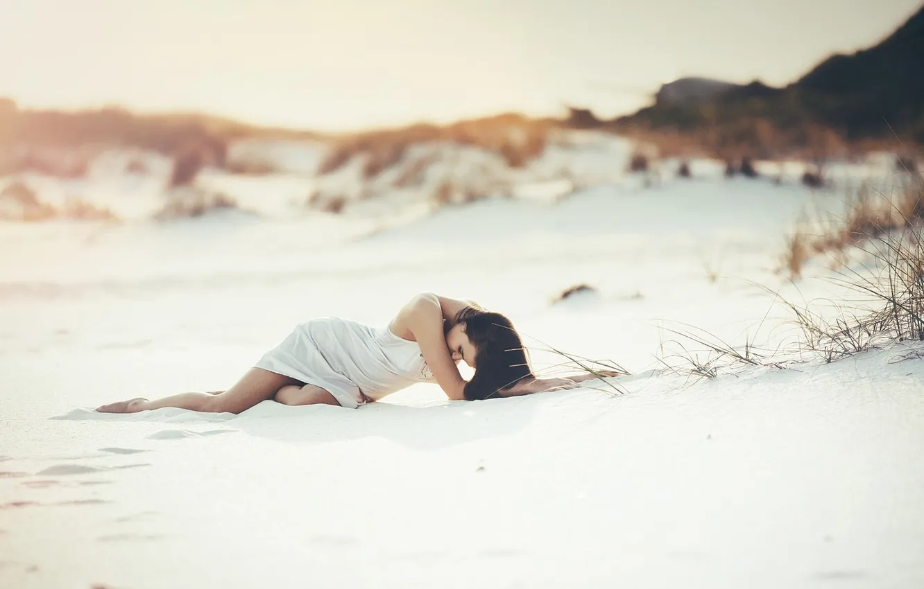 Фото обои песок, девушка, берег
