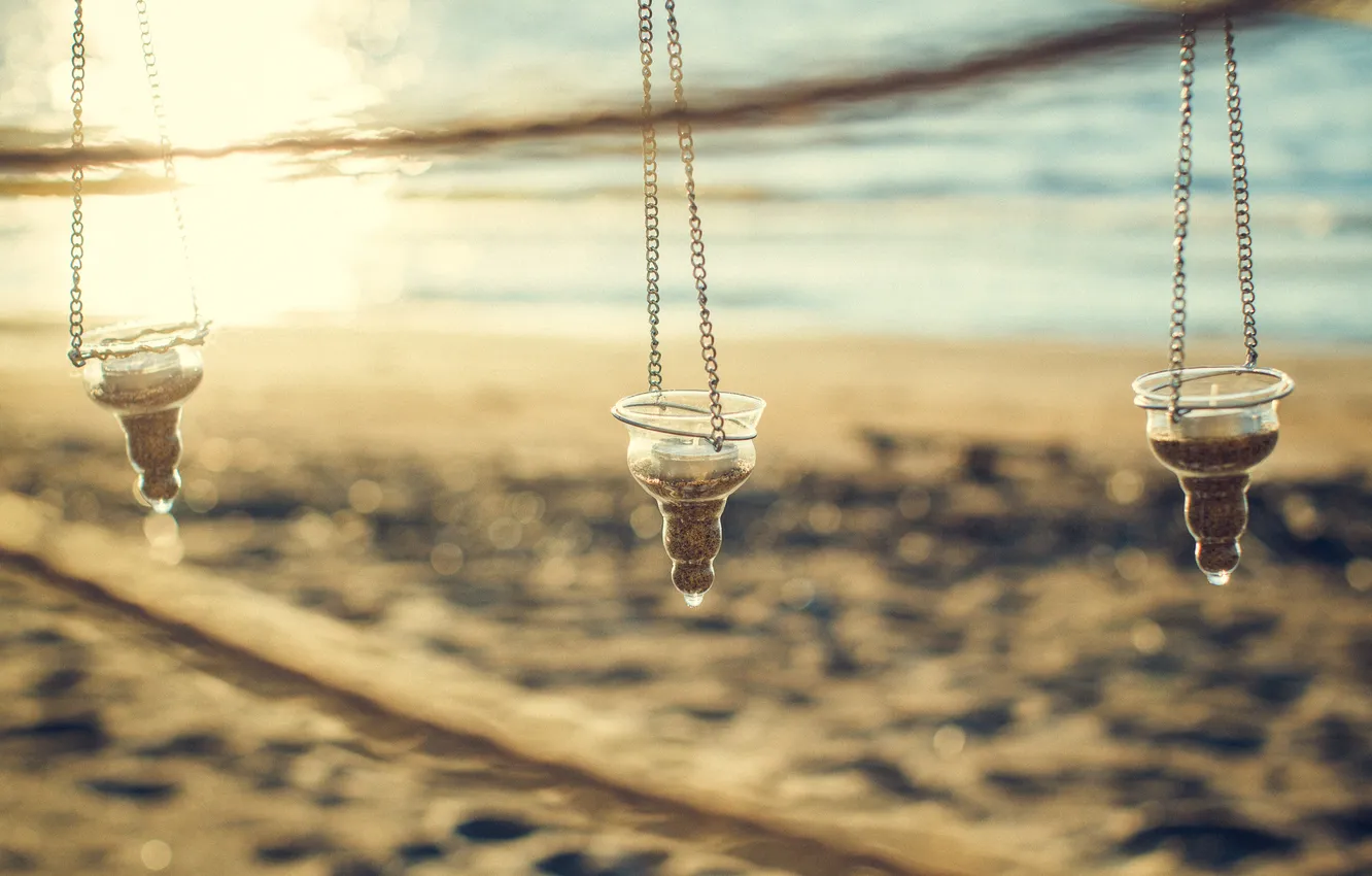 Фото обои песок, пляж, закат, свечи, подвески