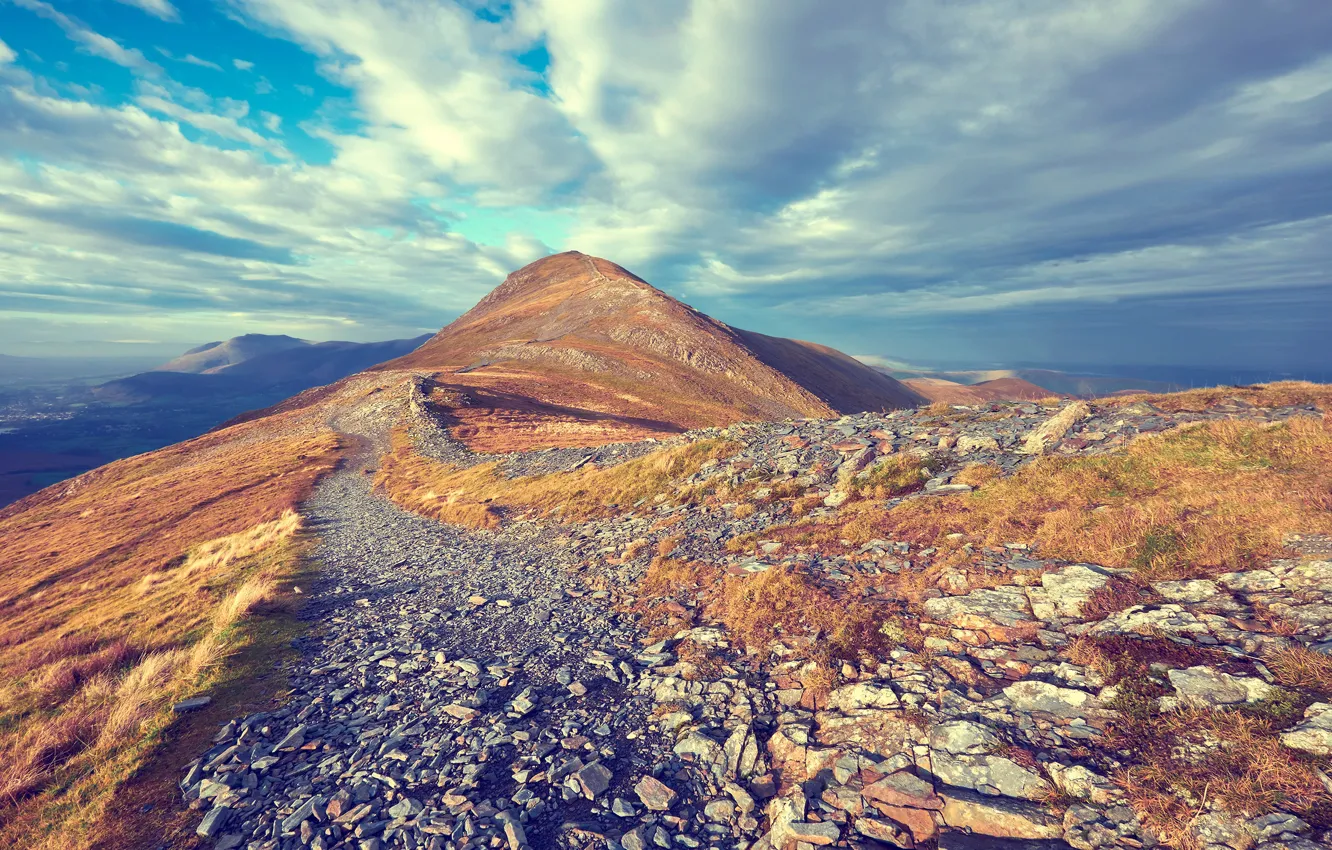 Фото обои небо, облака, горы, камни, вид