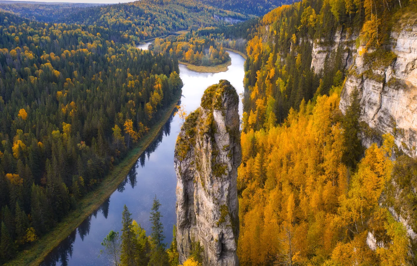 Фото обои осень, лес, деревья, река, скалы, Россия, Пермский край, Юрий Столыпин