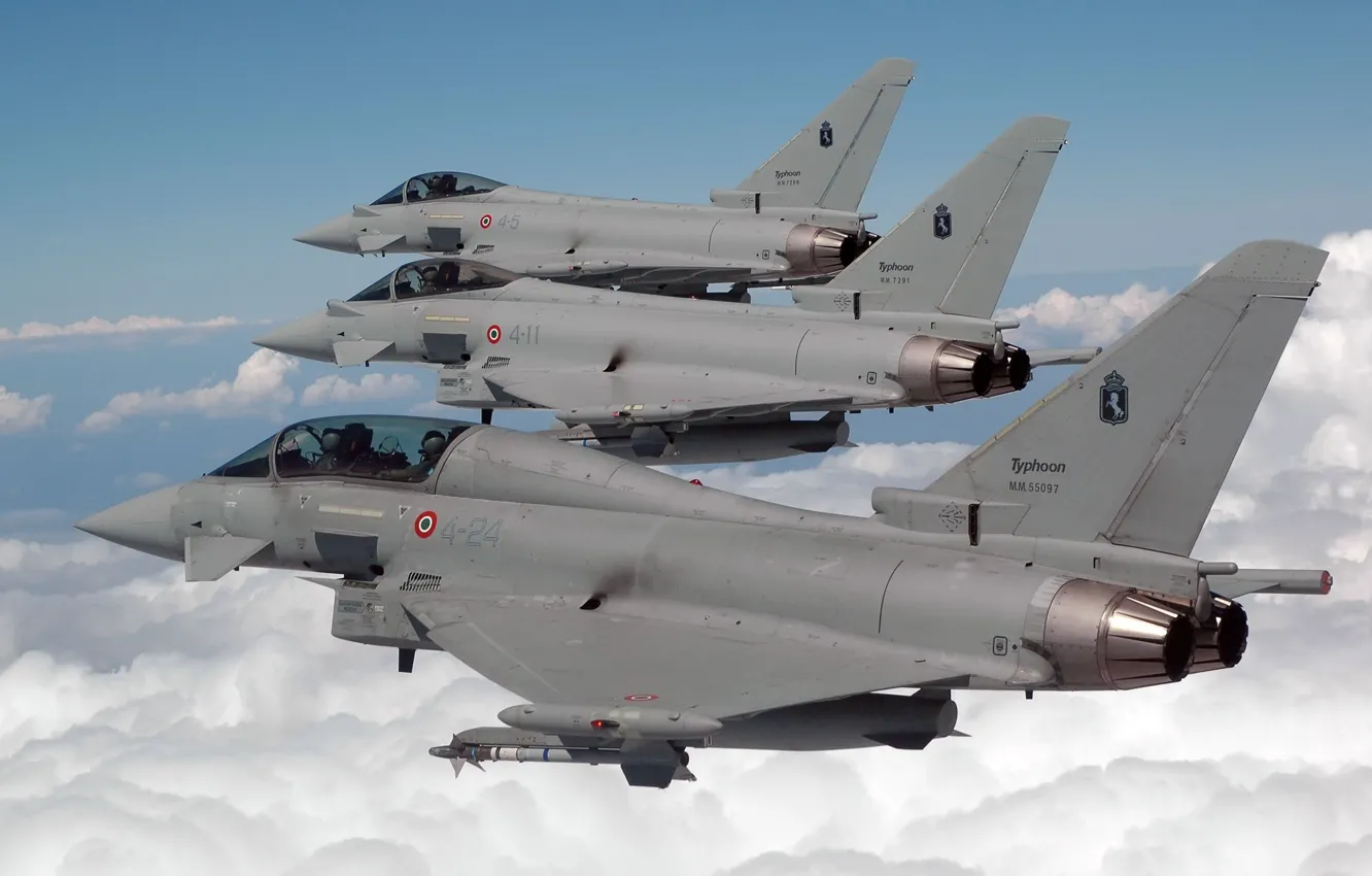 Фото обои небо, облака, истребители, три, Typhoon, Eurofighter, итальянские