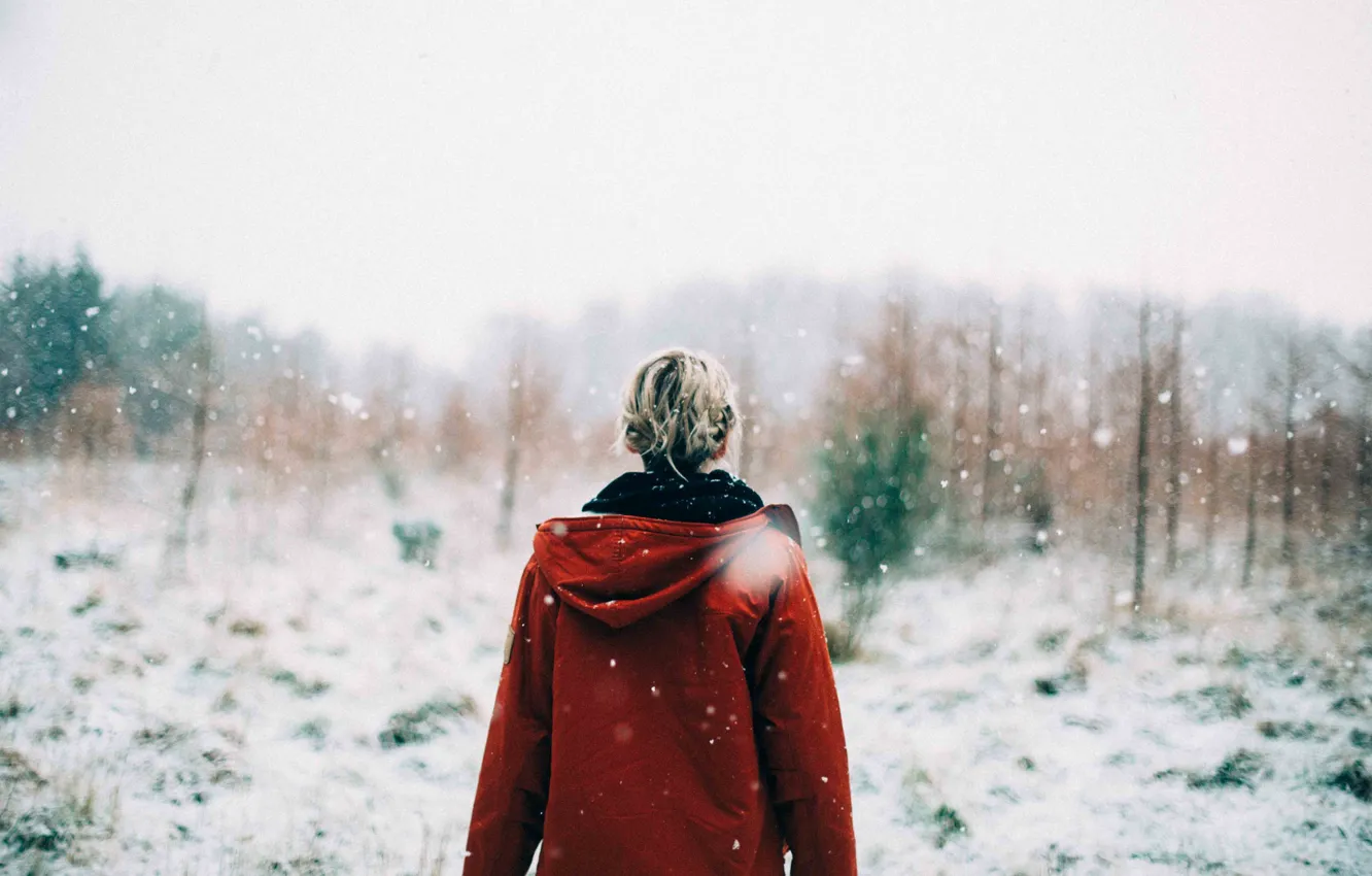 Фото обои girl, forest, snow, morning, sunrise, snowy, woodland, snowing