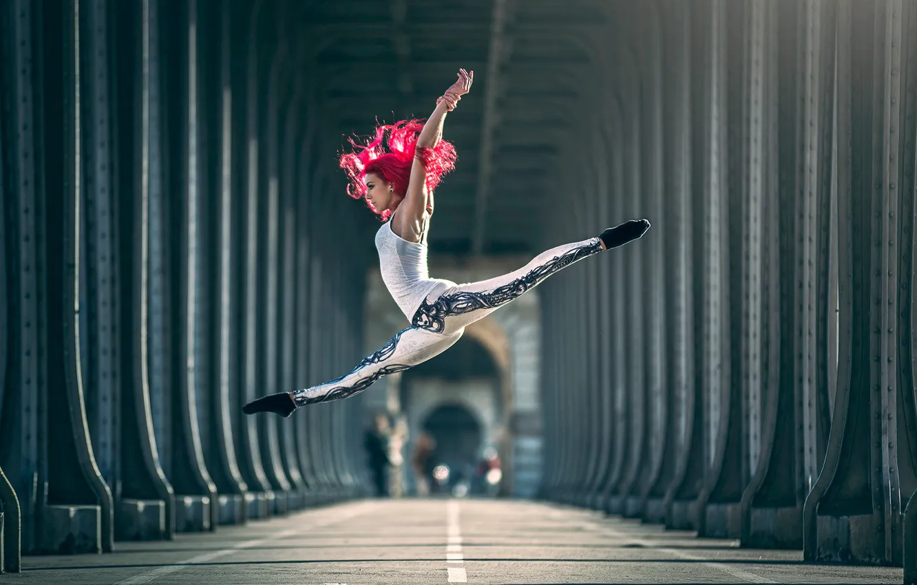 Фото обои прыжок, шпагат, растяжка, гимнастка, Quincy Azzario