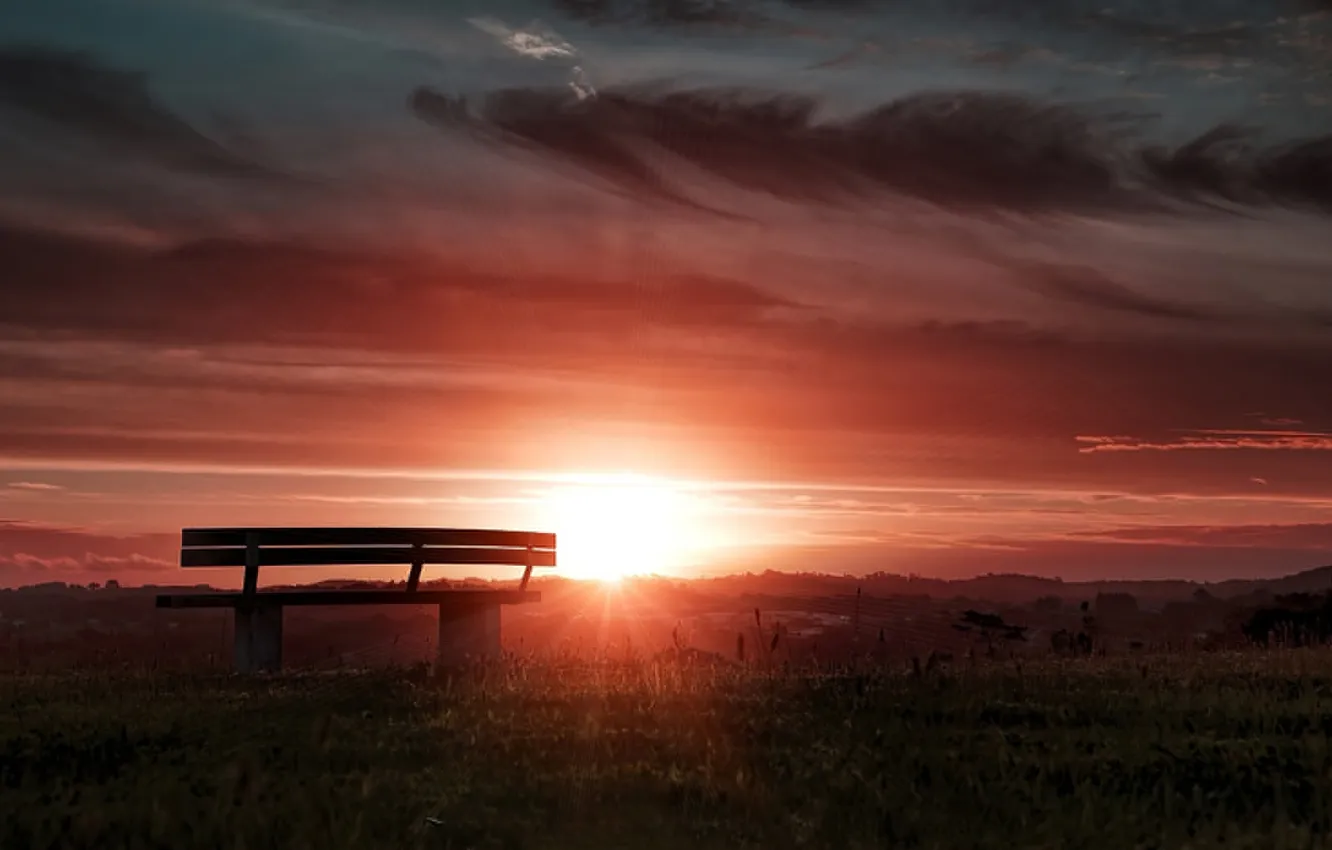 Фото обои солнце, закат, скамейка, тучи, горизонт