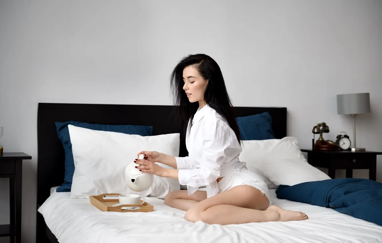 Фото обои девушка, милая, модель, Шорты, брюнетка, Обои, красивая, Sexy