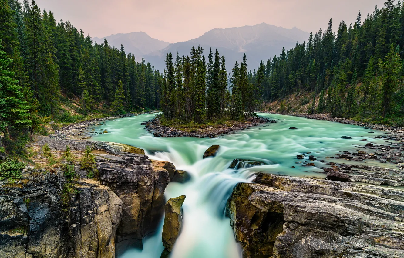Фото обои лес, горы, камни, скалы, водопад