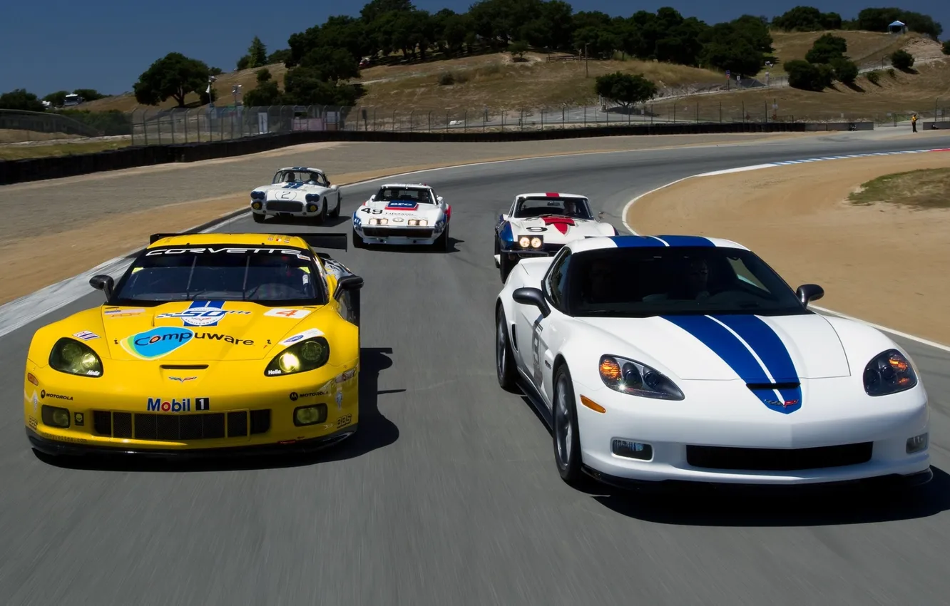 Фото обои фон, Corvette, Chevrolet, Шевроле, гоночный трек, передок, Корвет, разные поколения