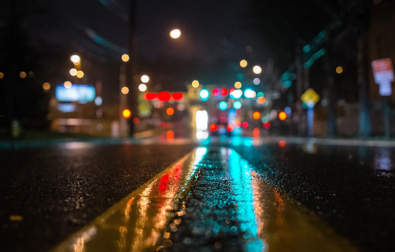 Фото обои дорога, асфальт, ночь, полосы, дождь