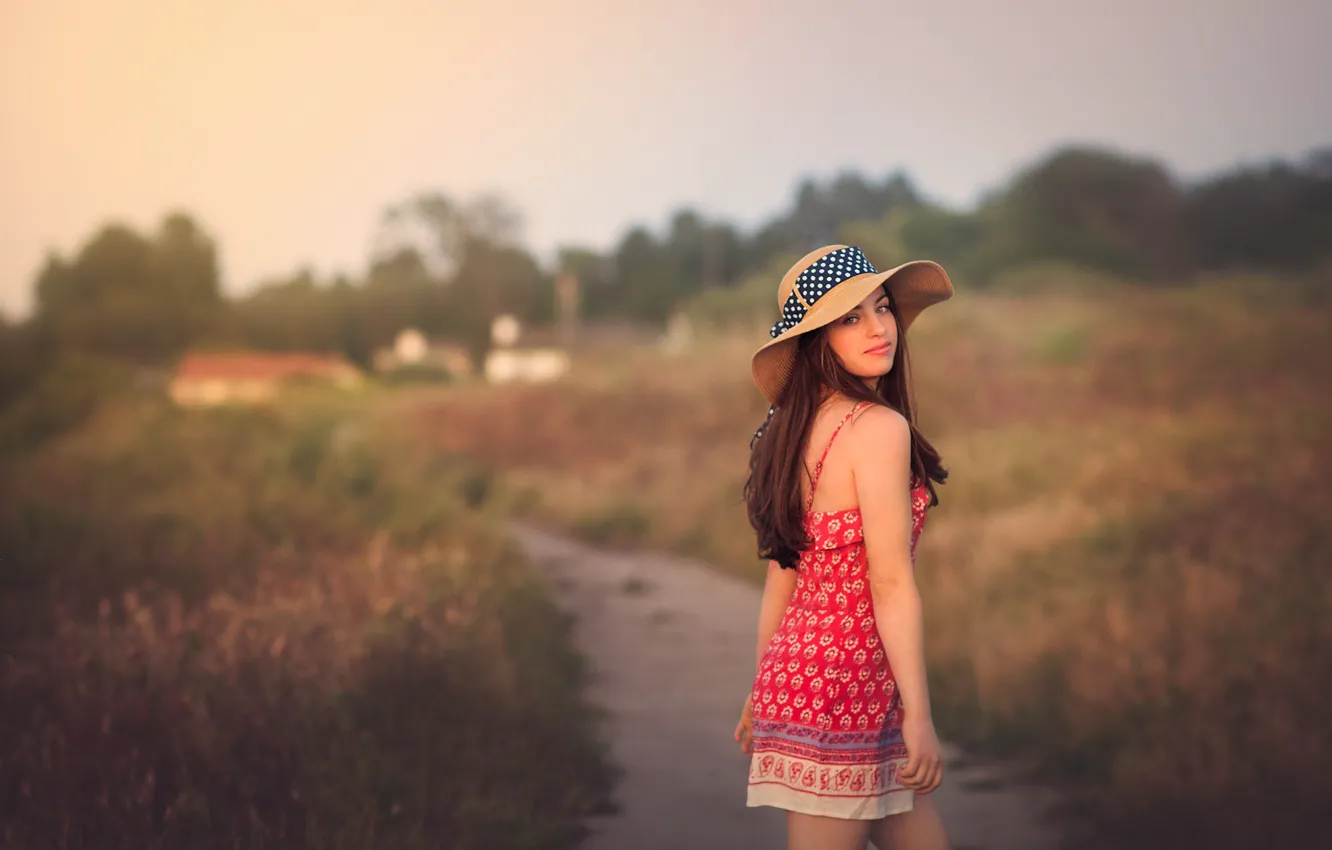 Фото обои девушка, природа, улыбка, шляпка, Going Home
