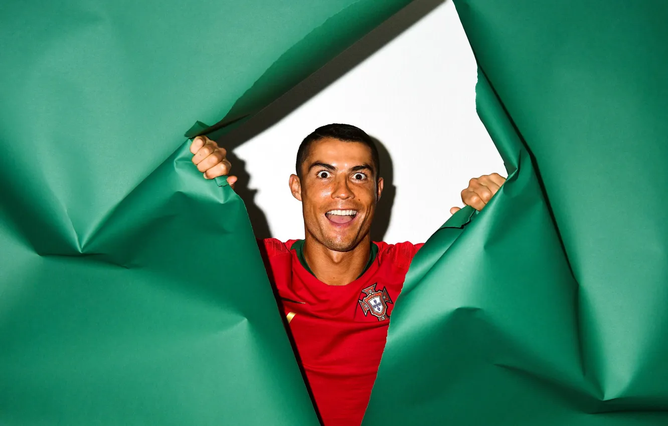 Фото обои Cristiano Ronaldo, футболист, цветная бумага