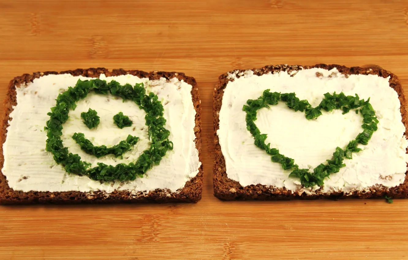 Фото обои зелень, масло, хлеб, сердечко, смайлик, бутерброды