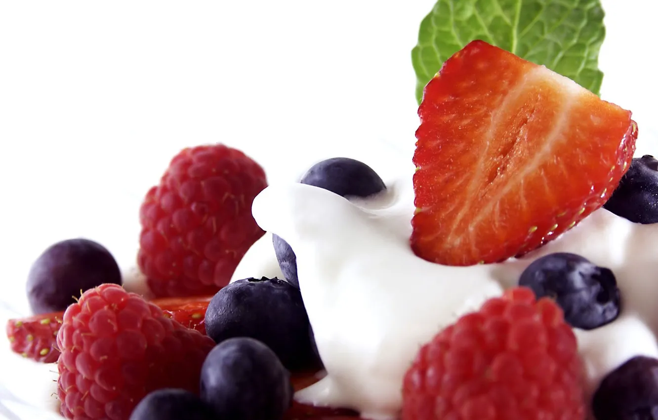Фото обои ягоды, малина, черника, клубника, йогурт