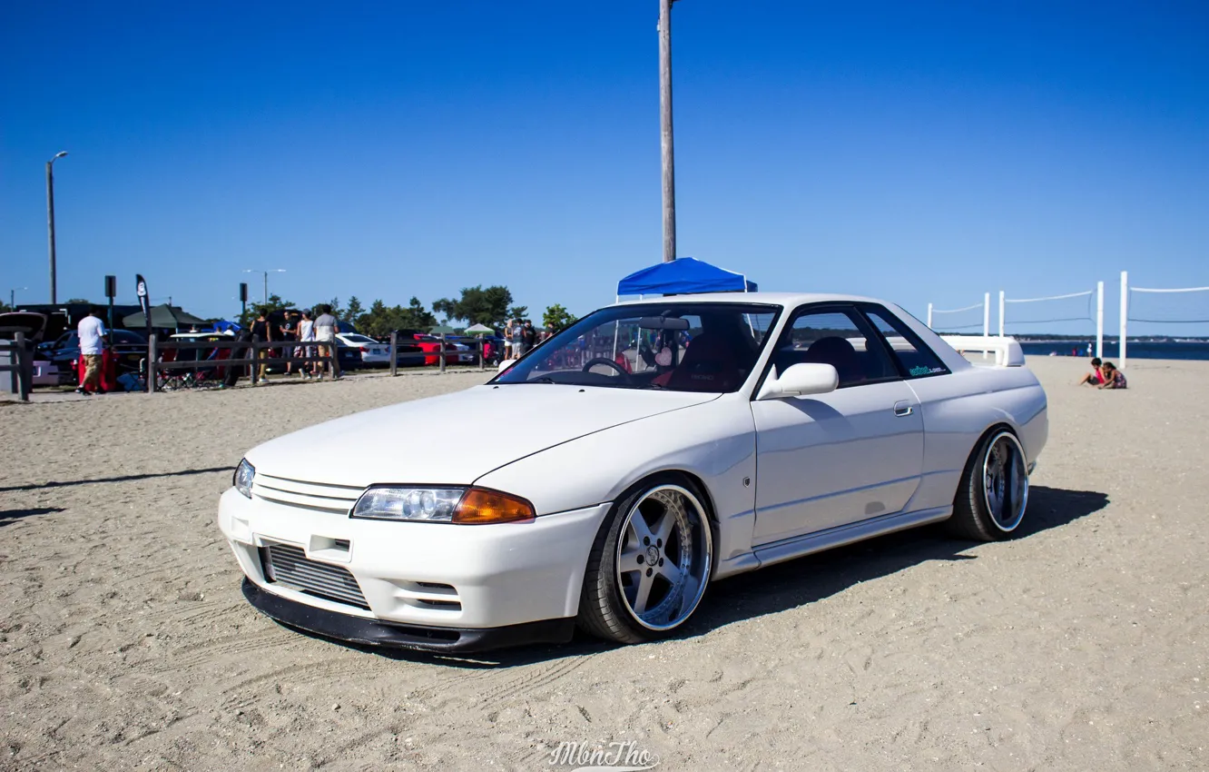Фото обои белый, пляж, nissan, turbo, white, wheels, skyline, japan