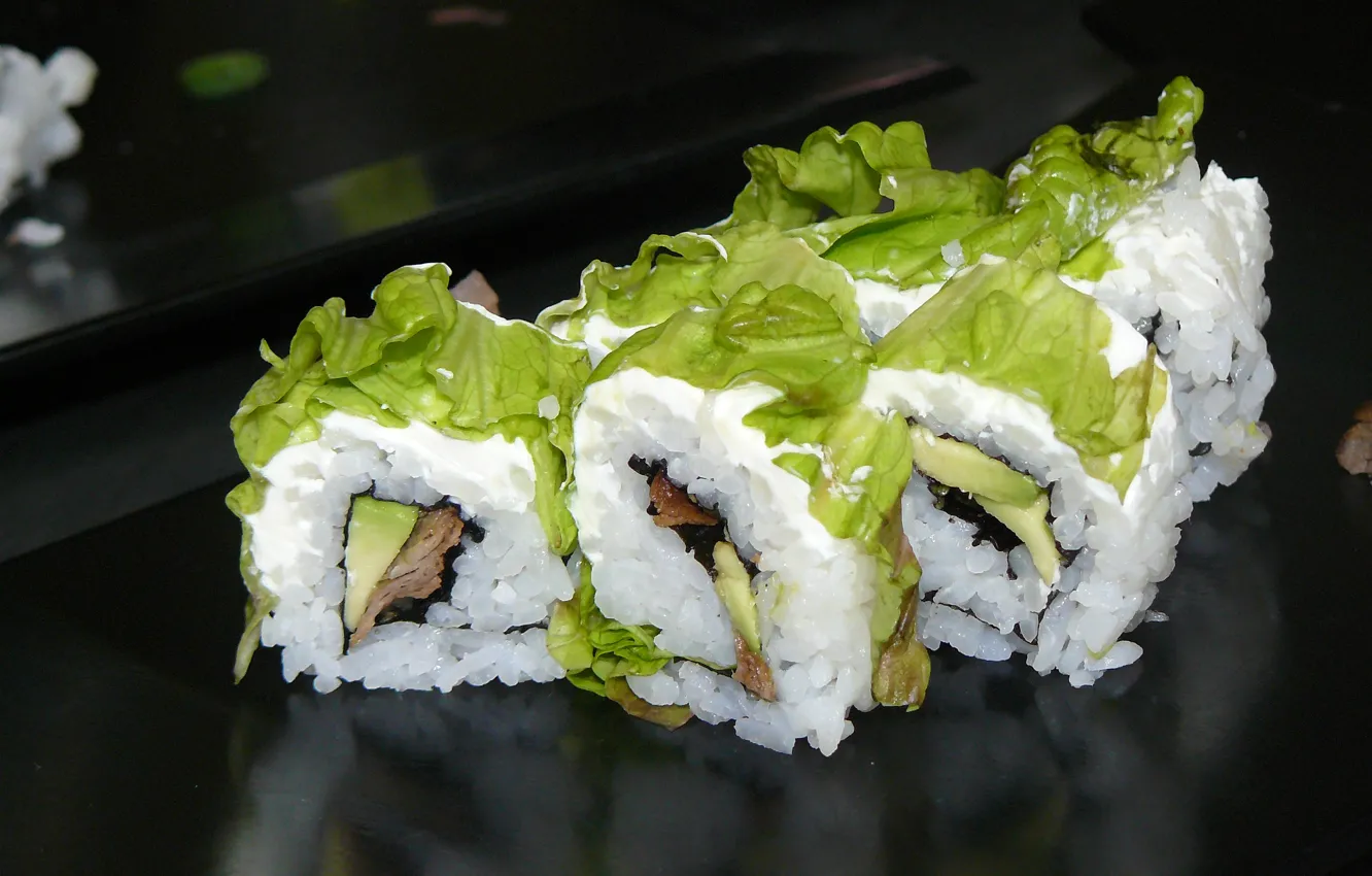 Фото обои листья, рыба, Япония, Japan, рис, ломтики, суши, салат