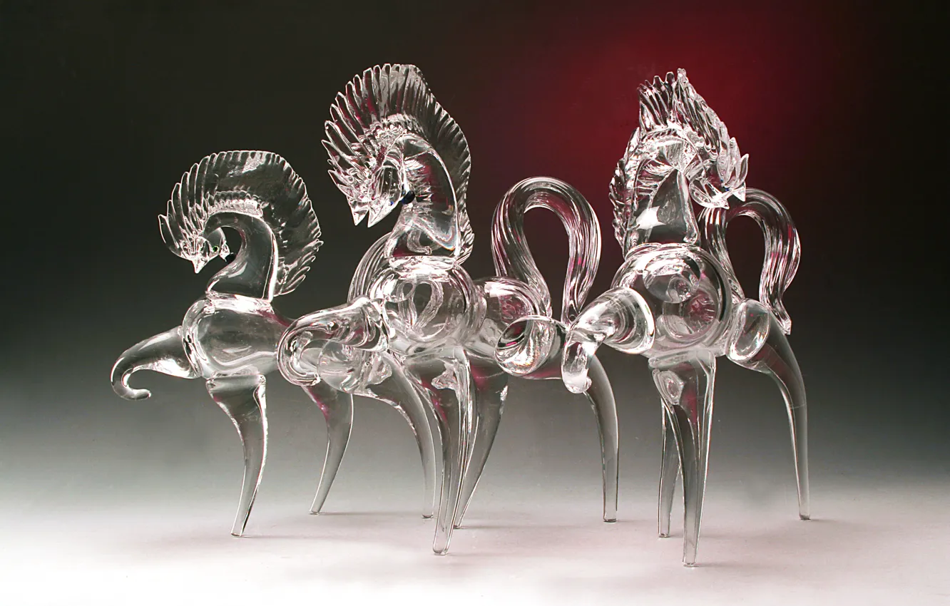 Фото обои стекло, кони, лошади, хрусталь, тройка коней, Гусь-Хрустальный