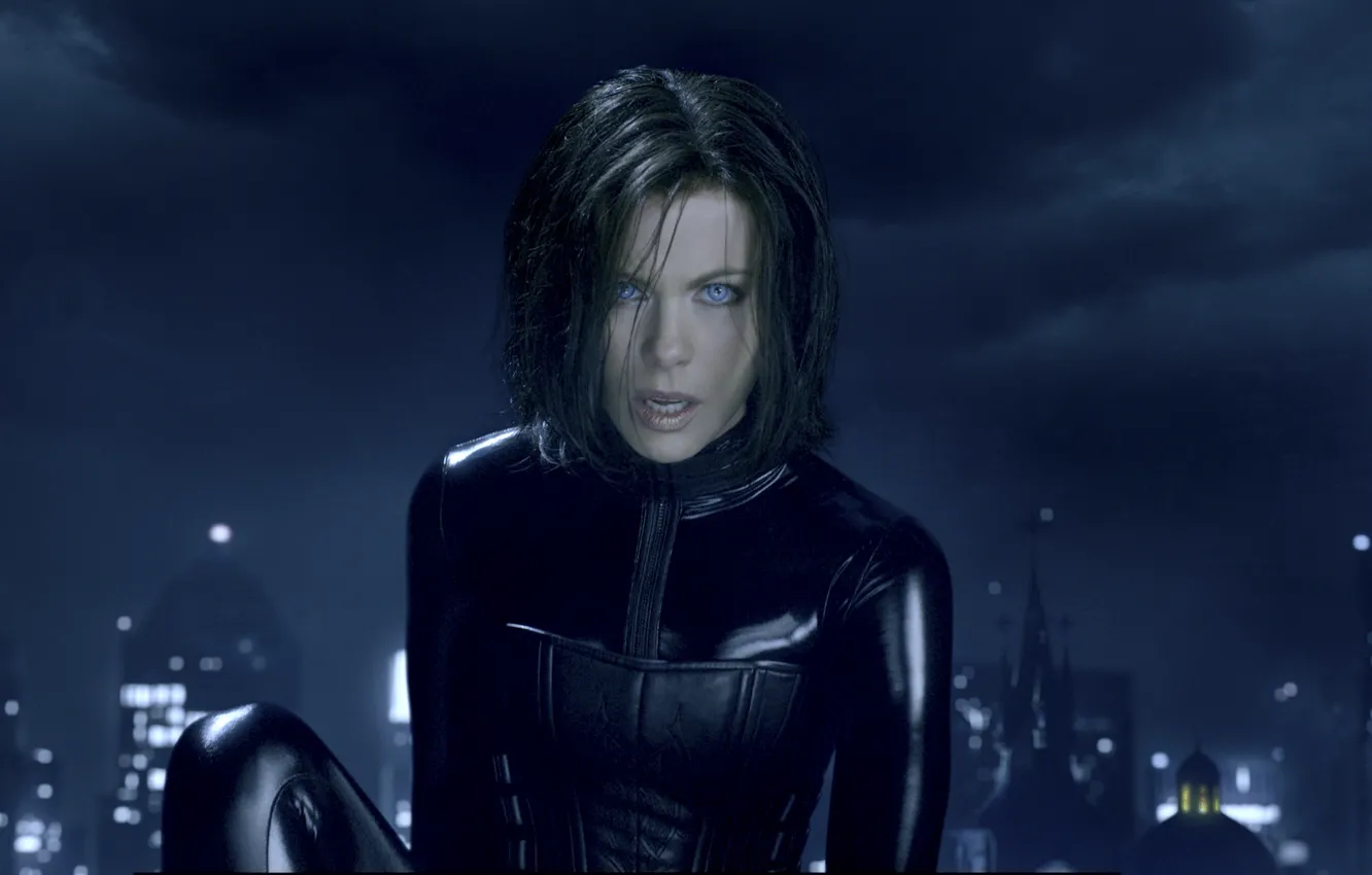 Фото обои глазки, брюнетка, красивая, underworld, другой мир, kate beckinsale, кейт бекинсейл