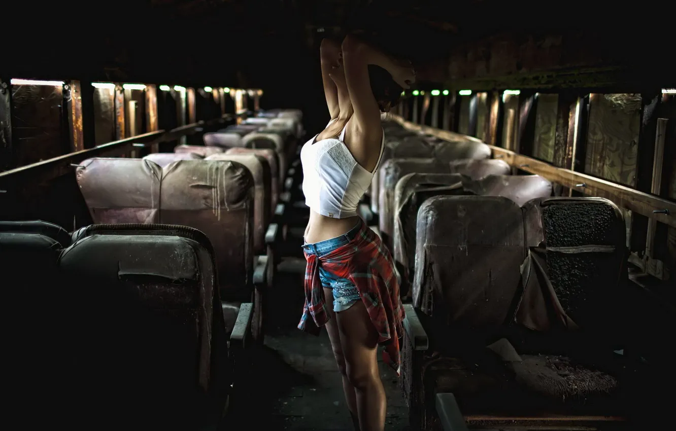 Фото обои девушка, настроение, вагоны