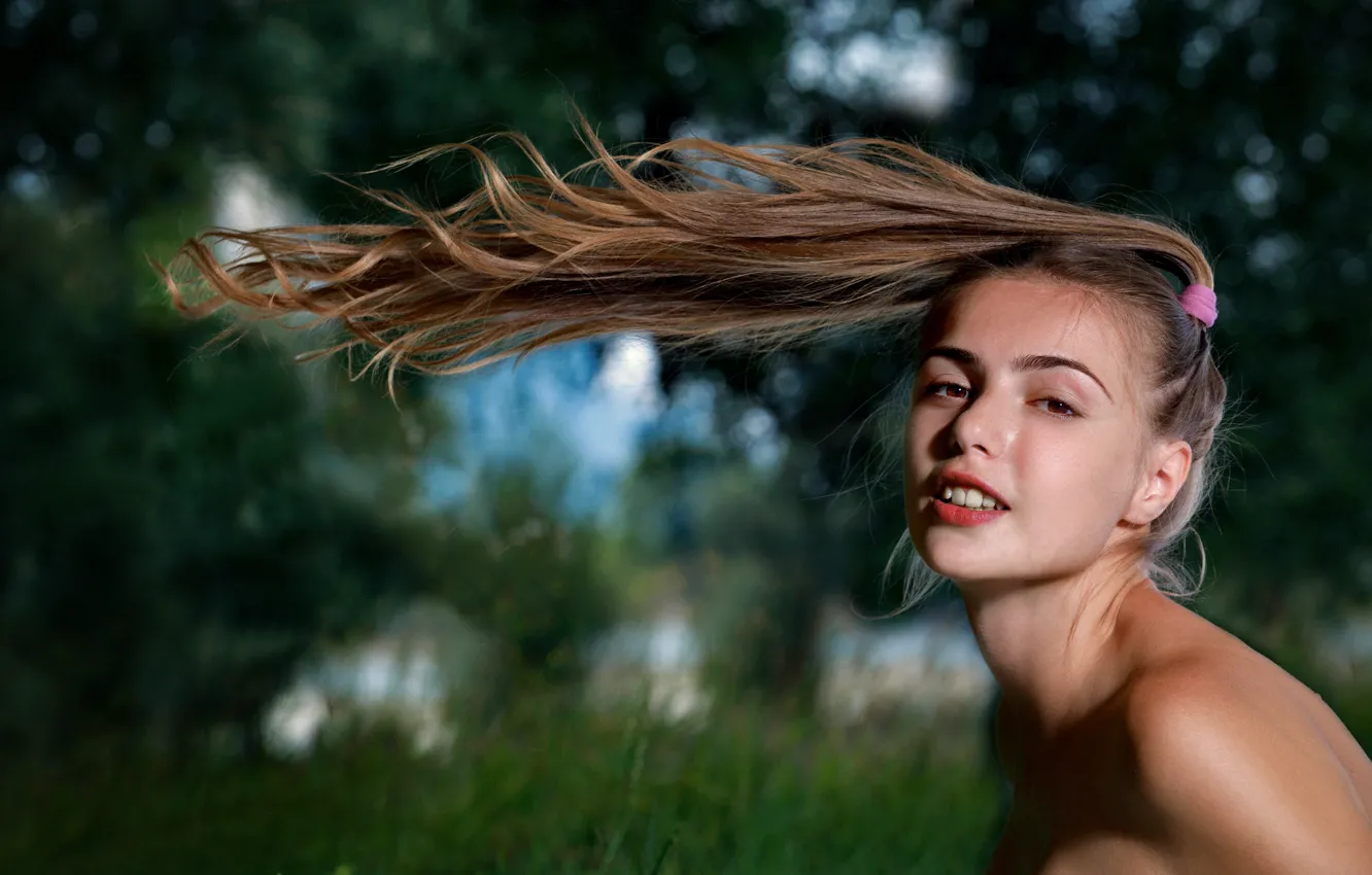 Фото обои в лесу, Elle, Elle Tan, Elle P, Российская модель, плечики, это такая прическа, не страшно