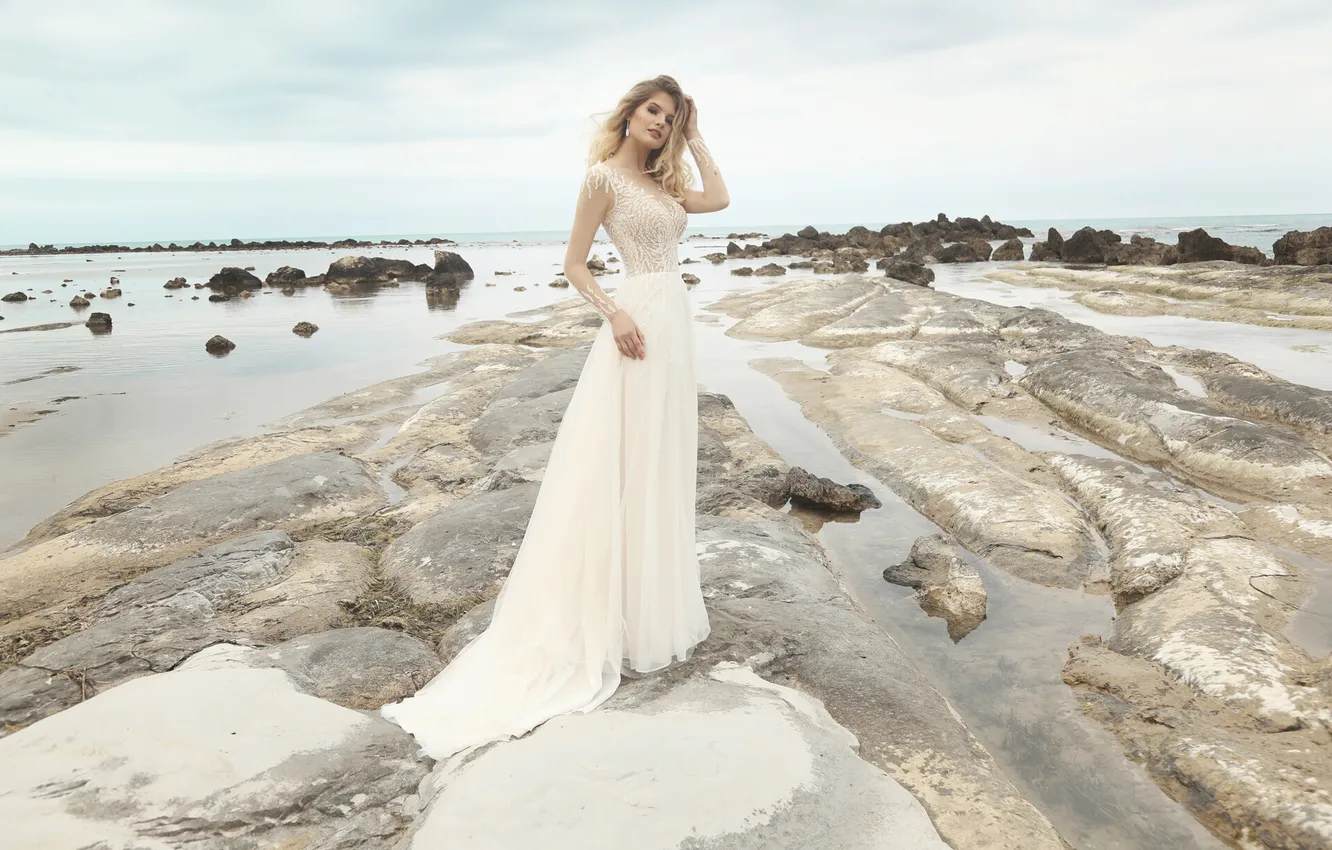 Фото обои girl, dress, beautiful, model, sweet, blonde, wedding, long-haired