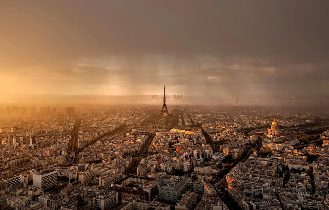 Фото обои закат, тучи, город, Париж, вид, здания, панорама, Эйфелева башня