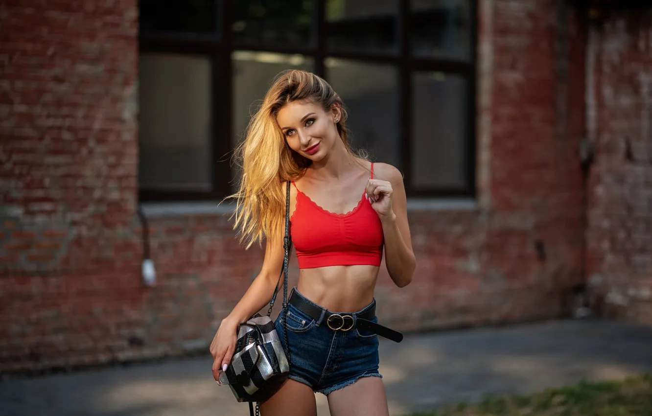 Фото обои girl, shorts, beautiful, model, tank top