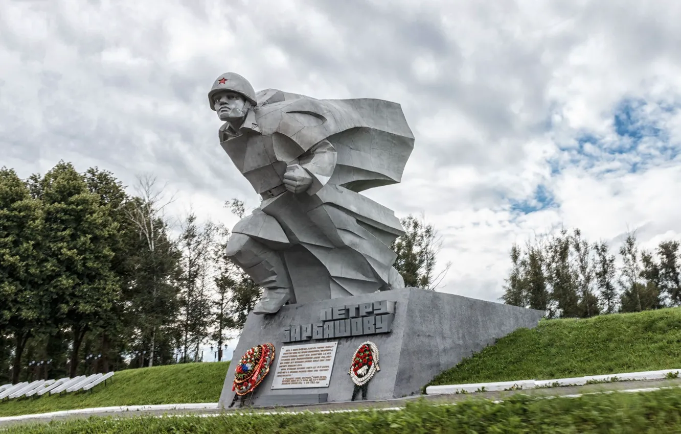 Фото обои Герой Советского Союза, Владикавказ, Республика Северная Осетия - Алания, памятник Петру Барбашову