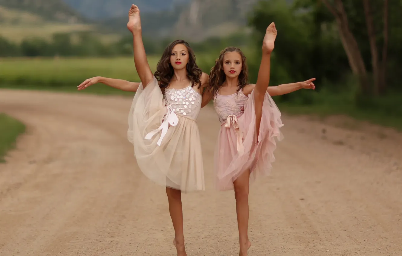 Фото обои дети, девочки, танец, little dancers