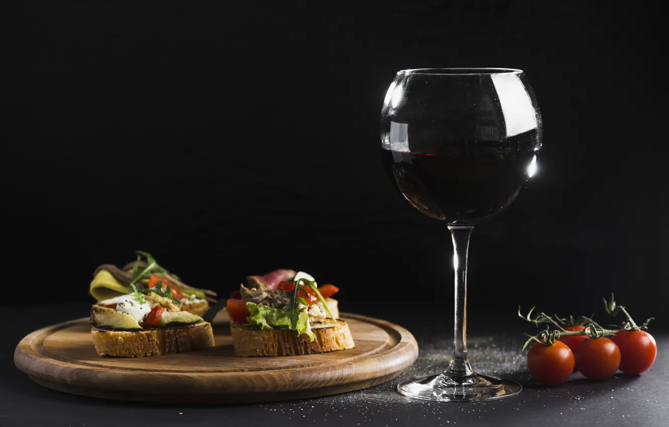 Фото обои вино, красное, бокал, хлеб, red, wine, бутерброды, разделочная доска