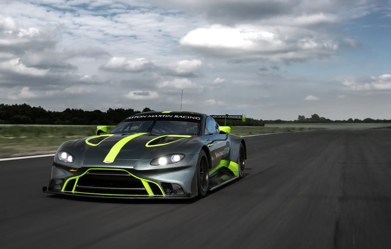 Фото обои Aston Martin, Vantage, гоночное авто, вид спереди, GT3, 2018