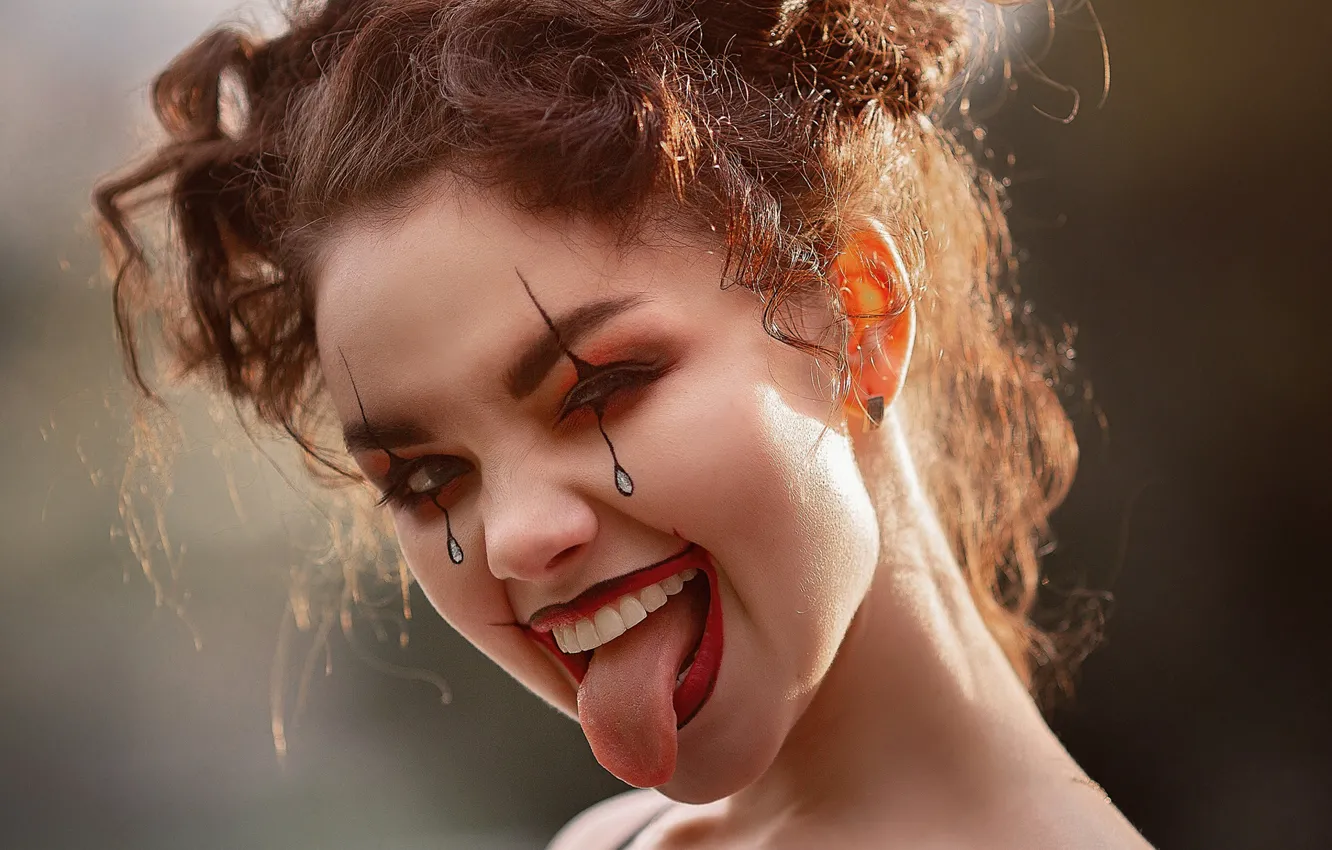 Фото обои язык, девушка, лицо, настроение, макияж, Арлекин, Ксения Стефак, Олеся Ефанова