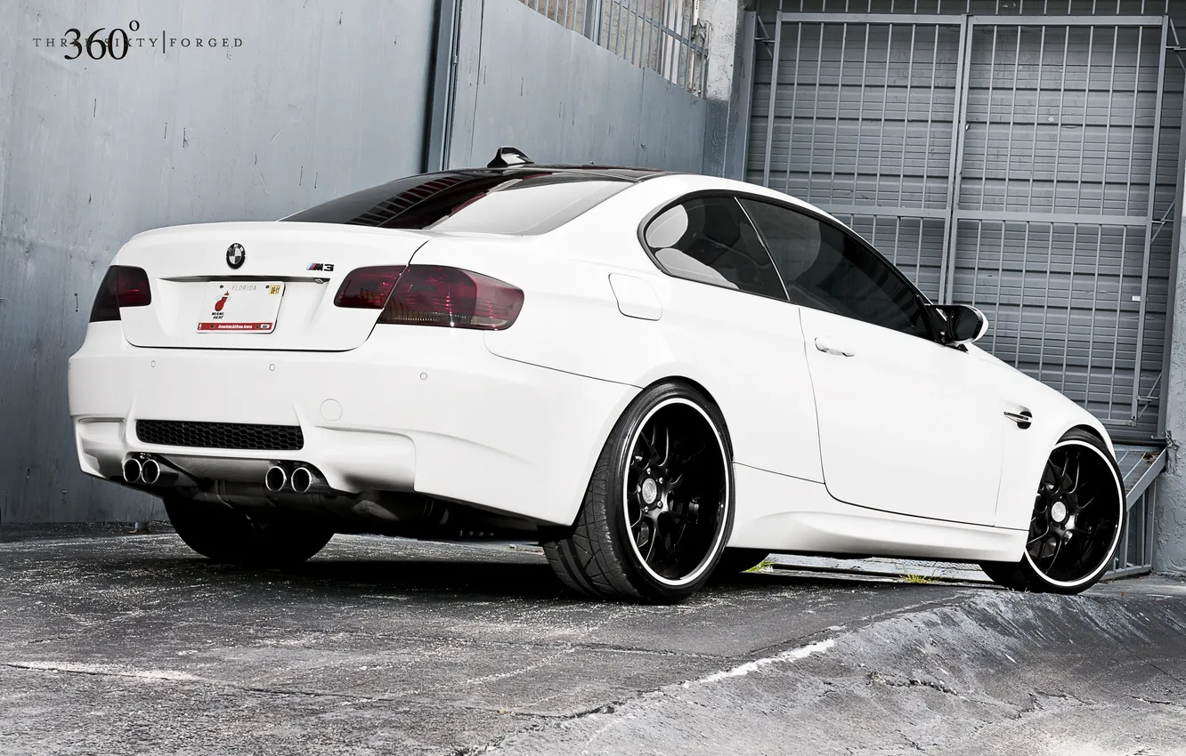 Фото обои белый, бмв, BMW, white, E92, задняя часть, 360 three sixty forged