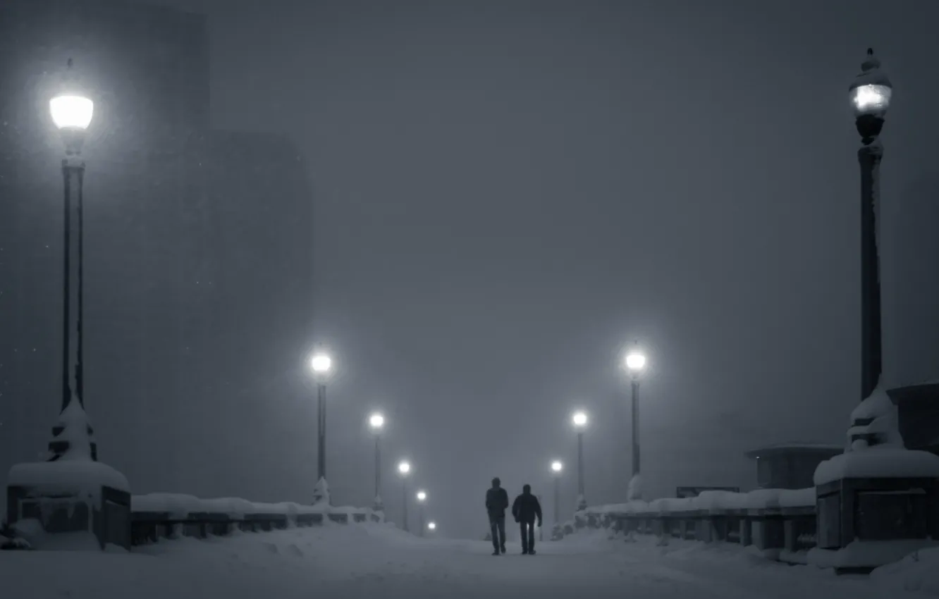 Фото обои зима, снег, ночь, огни, туман, люди, дома, фонари