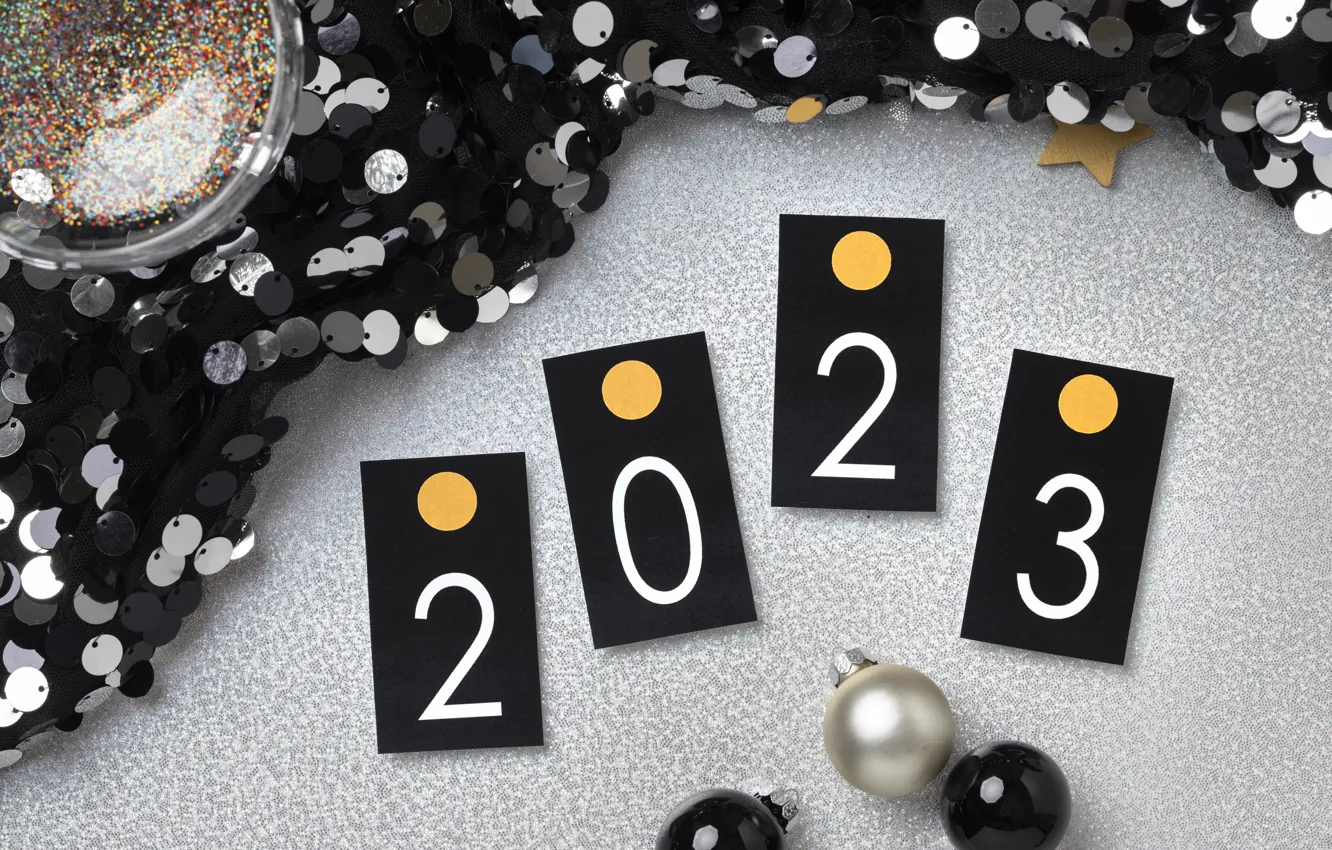 Фото обои шарики, блеск, шарик, серебристый, цифры, банка, Новый год, серый фон