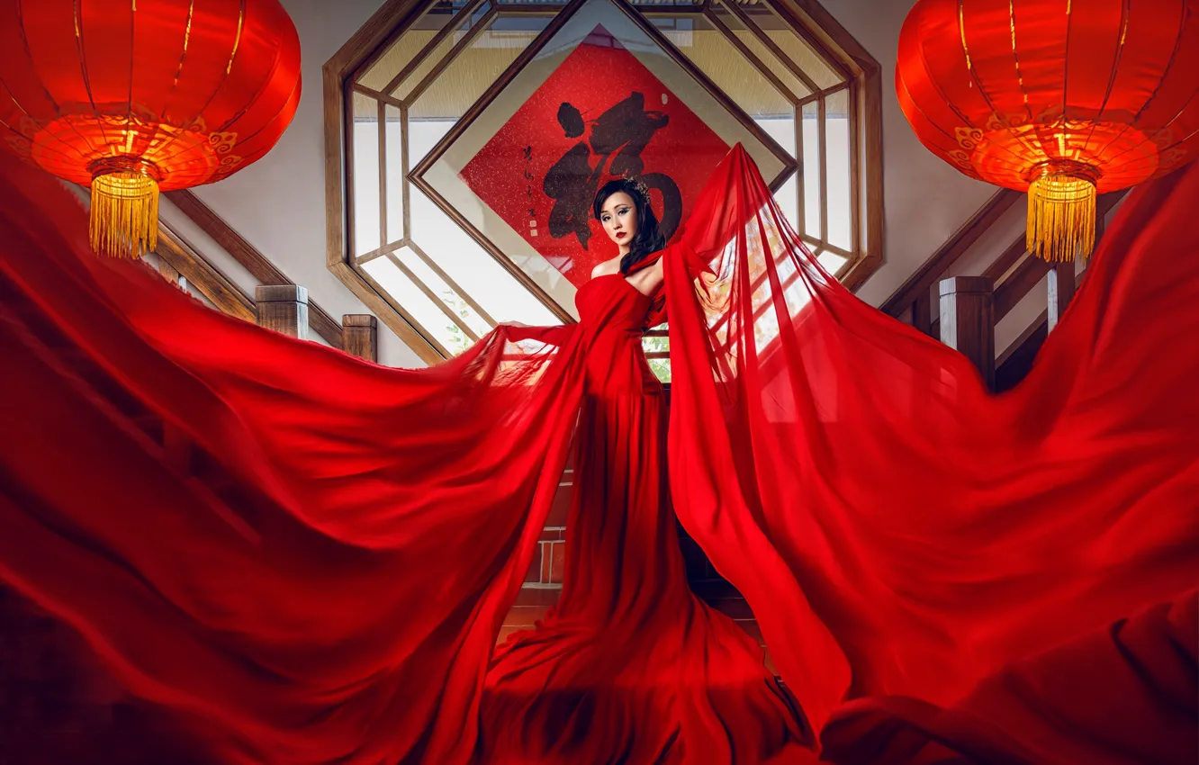 Фото обои поза, стиль, модель, ткань, азиатка, красное платье, фонарики