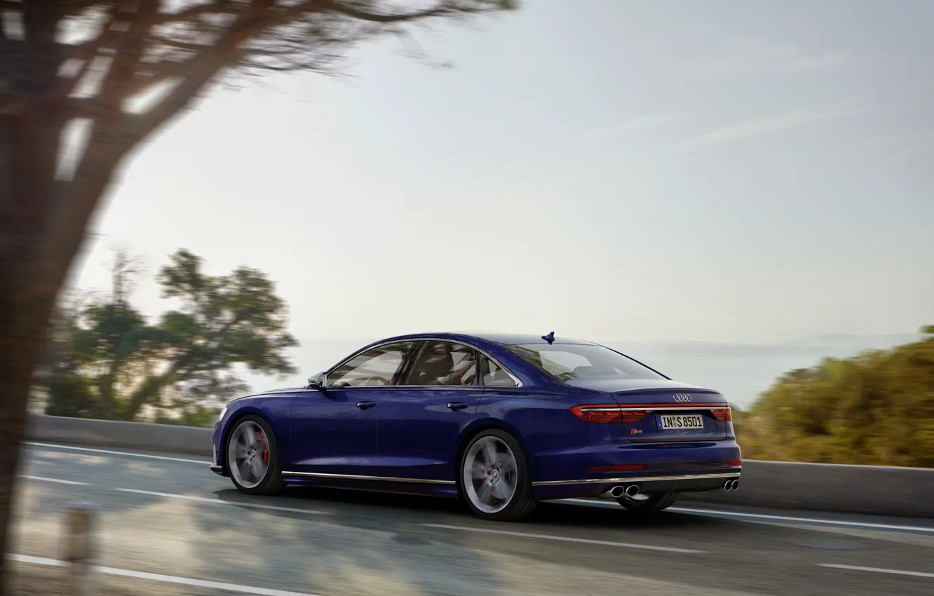Фото обои синий, движение, Audi, седан, сбоку, Audi A8, Audi S8, 2020