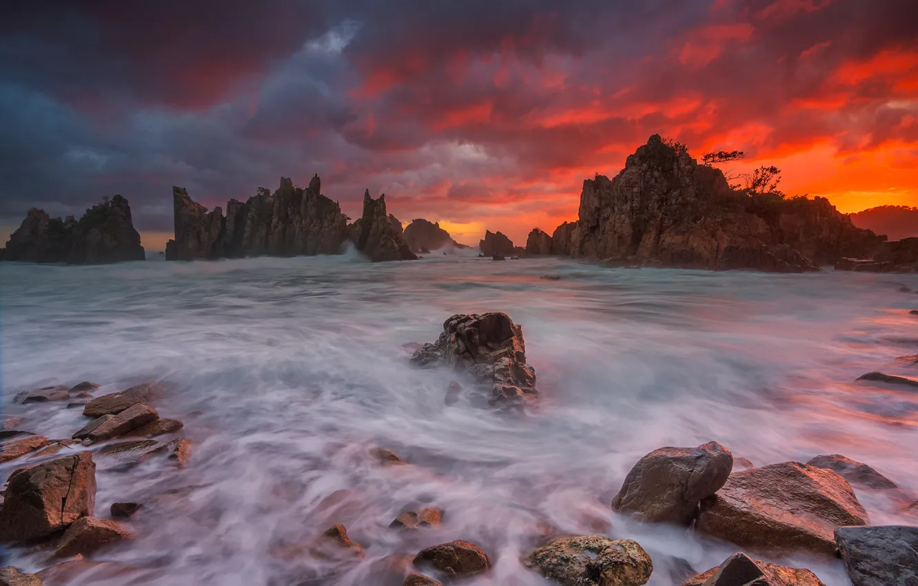 Фото обои море, камни, скалы, зарево