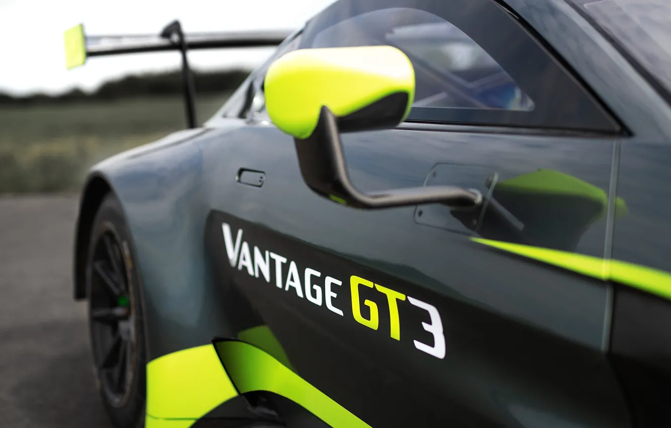 Фото обои Aston Martin, Vantage, гоночное авто, вид сбоку, GT3, 2018
