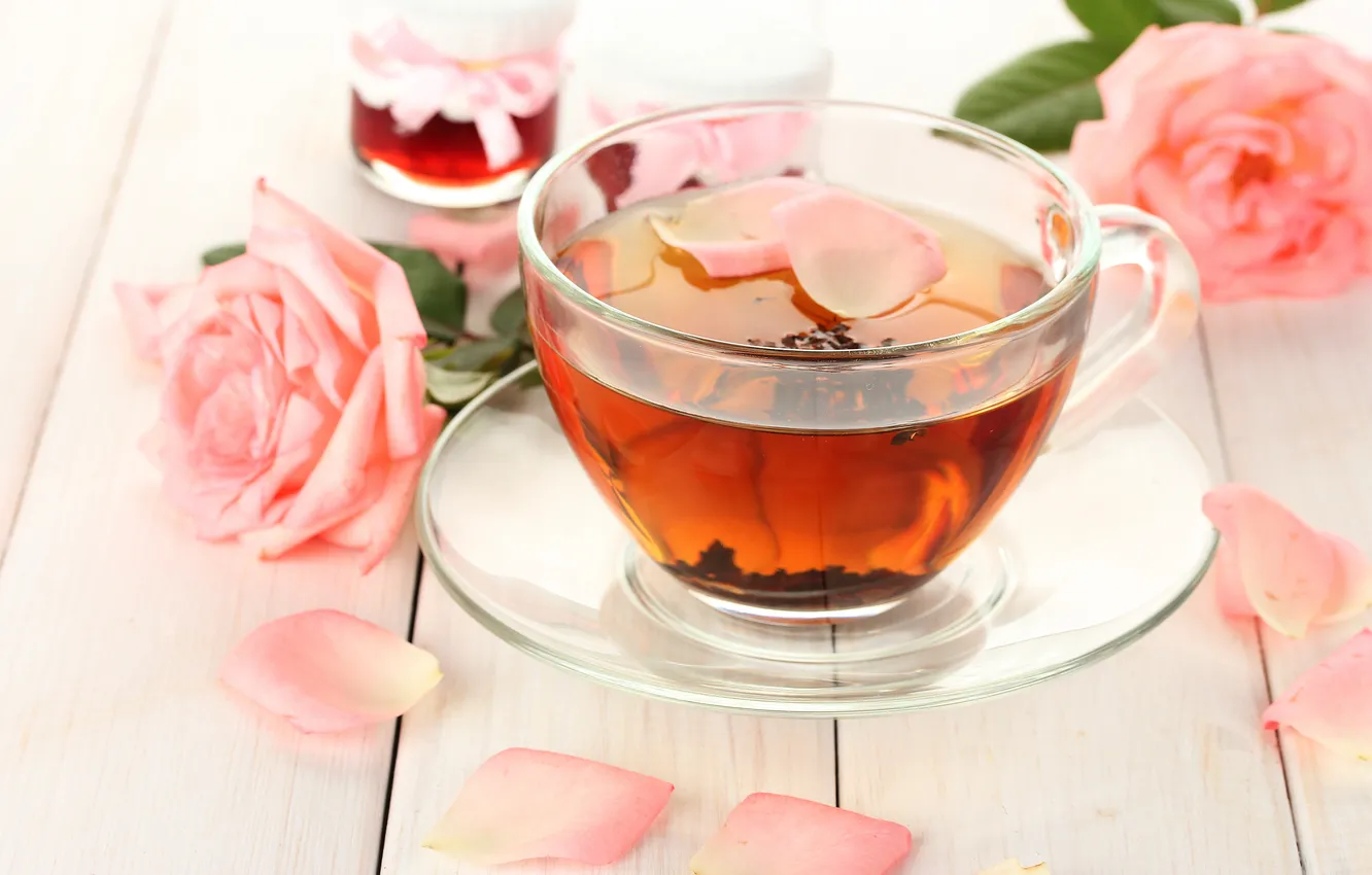 Фото обои цветы, чай, розы, лепестки, баночки, чашка, розовые, варенье