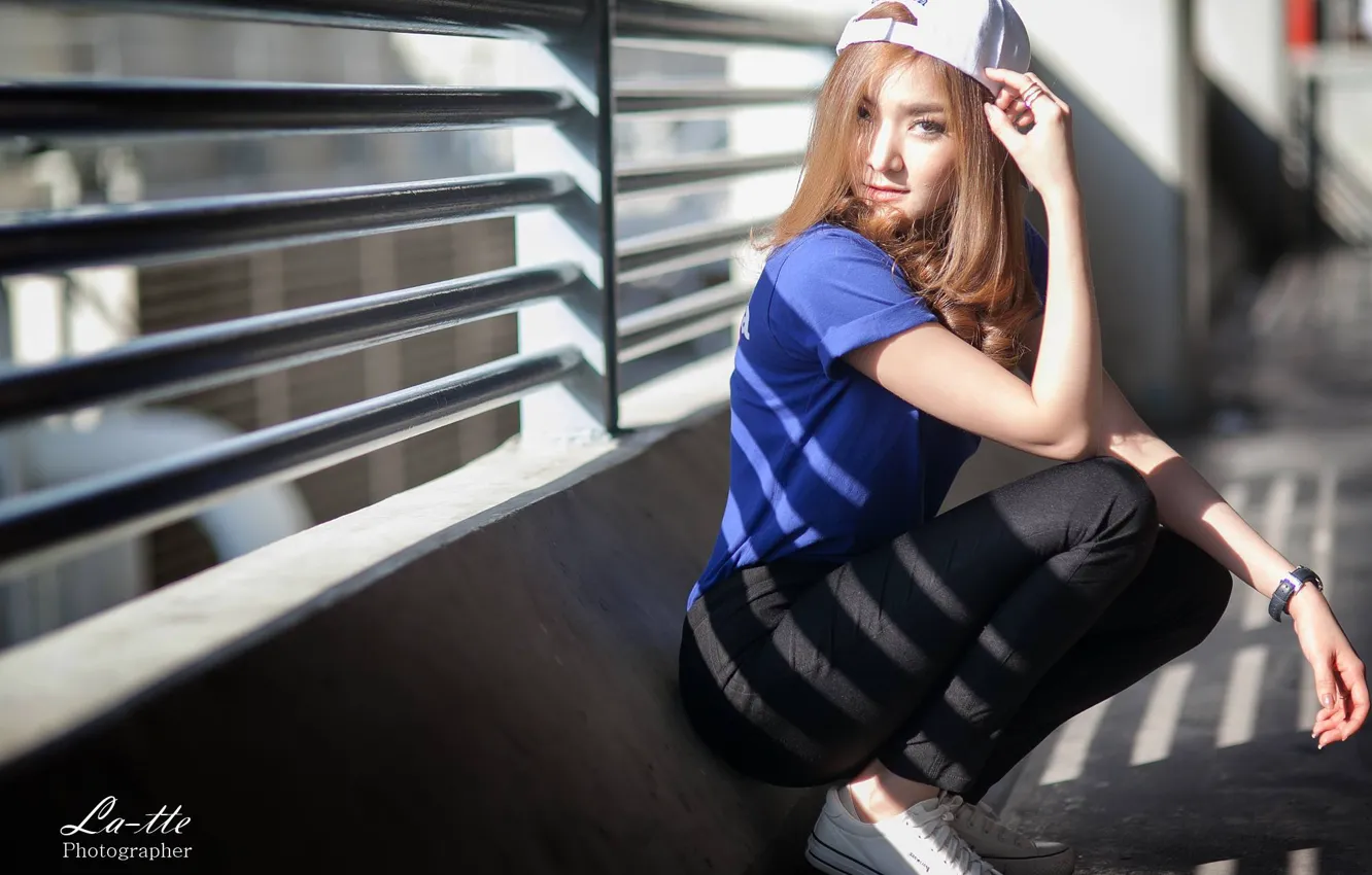 Фото обои light, girl, woman, asian, shadow