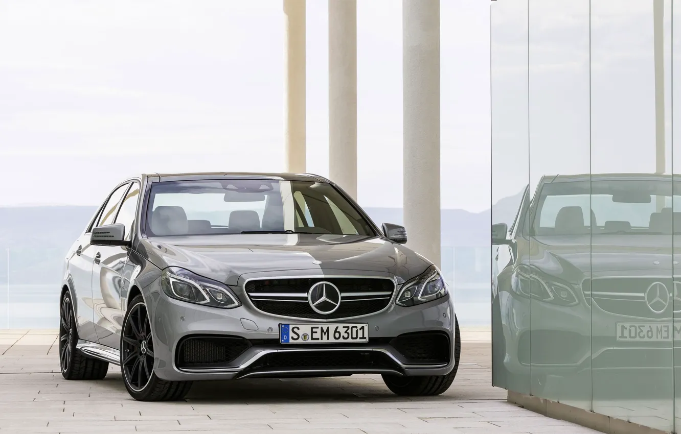 Фото обои Mercedes-Benz, Стекло, Отражение, Машина, Серый, AMG, Передок, E 63