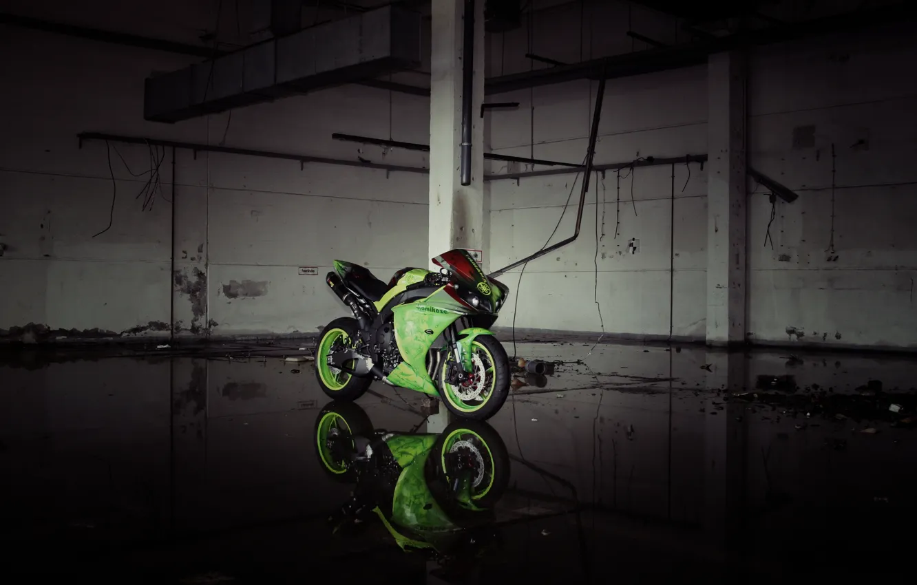 Фото обои отражение, green, фары, мотоцикл, зеленая, yamaha, bike, ямаха