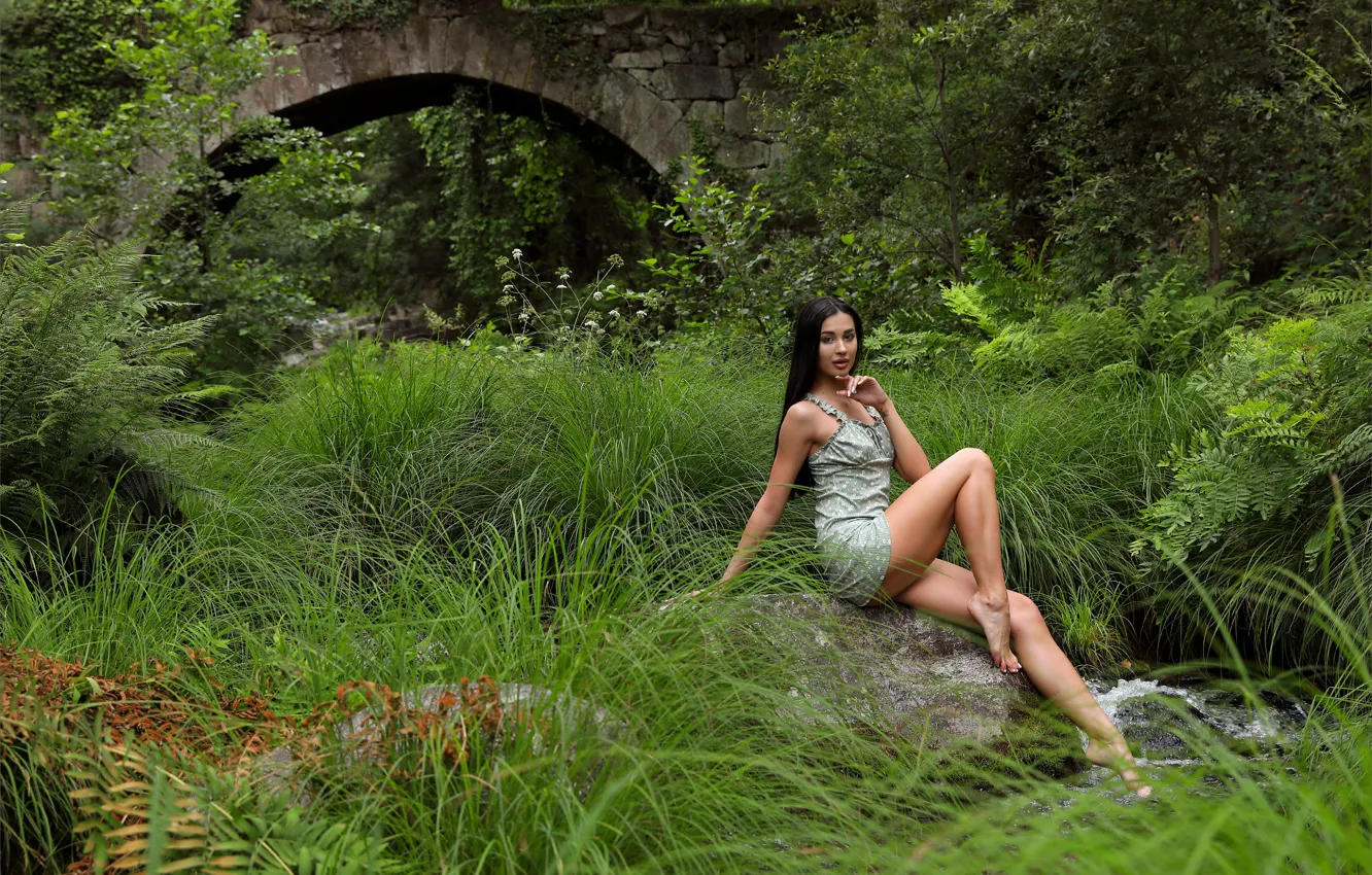 Фото обои grass, forest, long hair, hot girl, nature, model, brunette, Aria