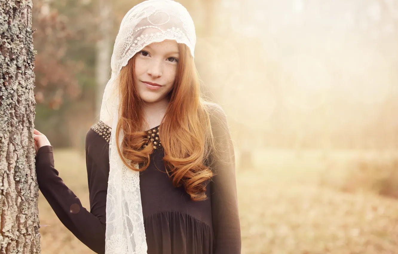 Фото обои девушка, природа, улыбка, настроение, веснушки