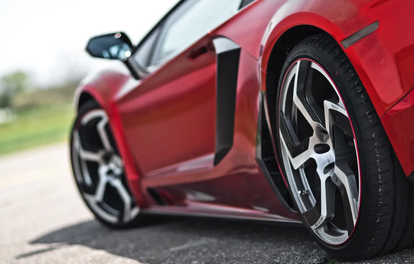 Фото обои крупный план, красный, Lamborghini, колеса, суперкар, диски, LP700-4, Aventador