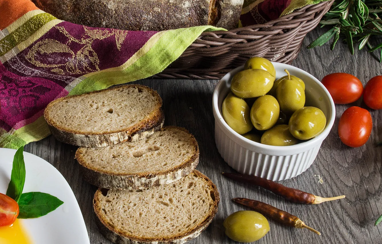Фото обои хлеб, помидоры, оливки