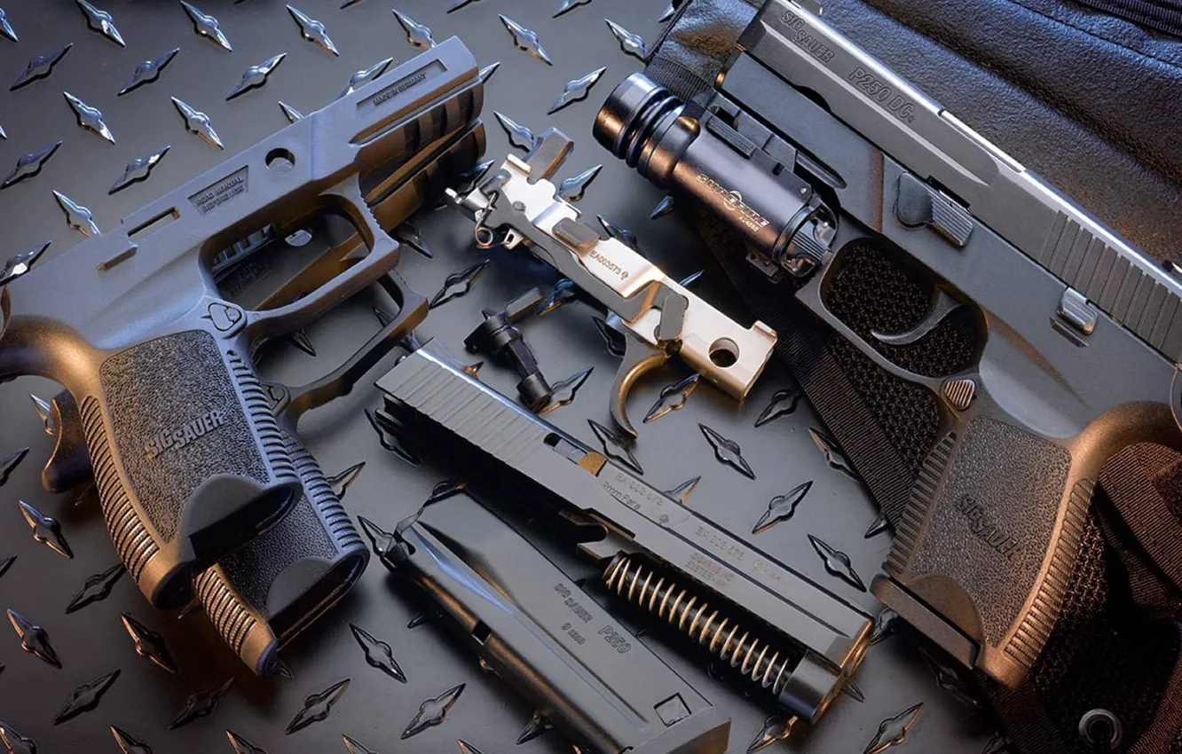 Фото обои пистолеты, обойма, затвор, sig sauer, P250