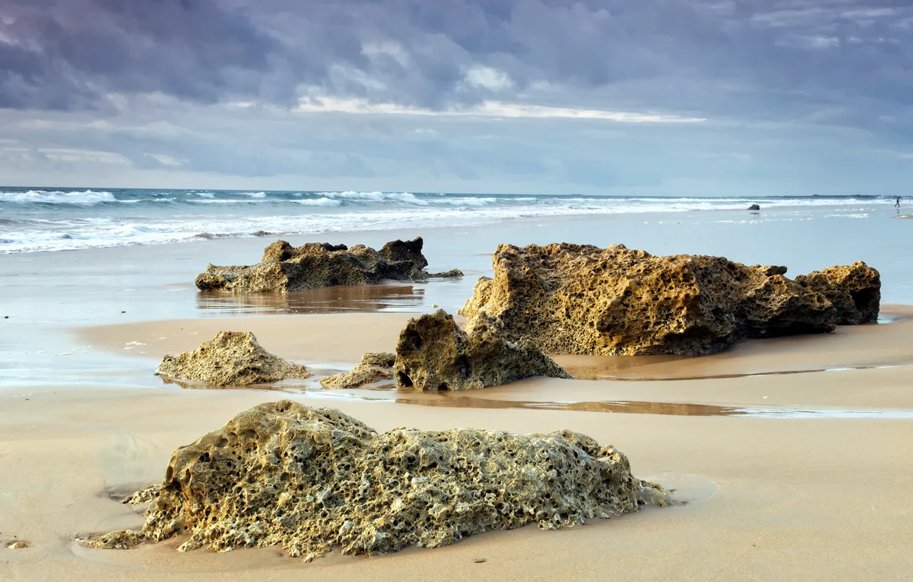 Фото обои песок, море, волны, пляж, лето, небо, камни, скалы