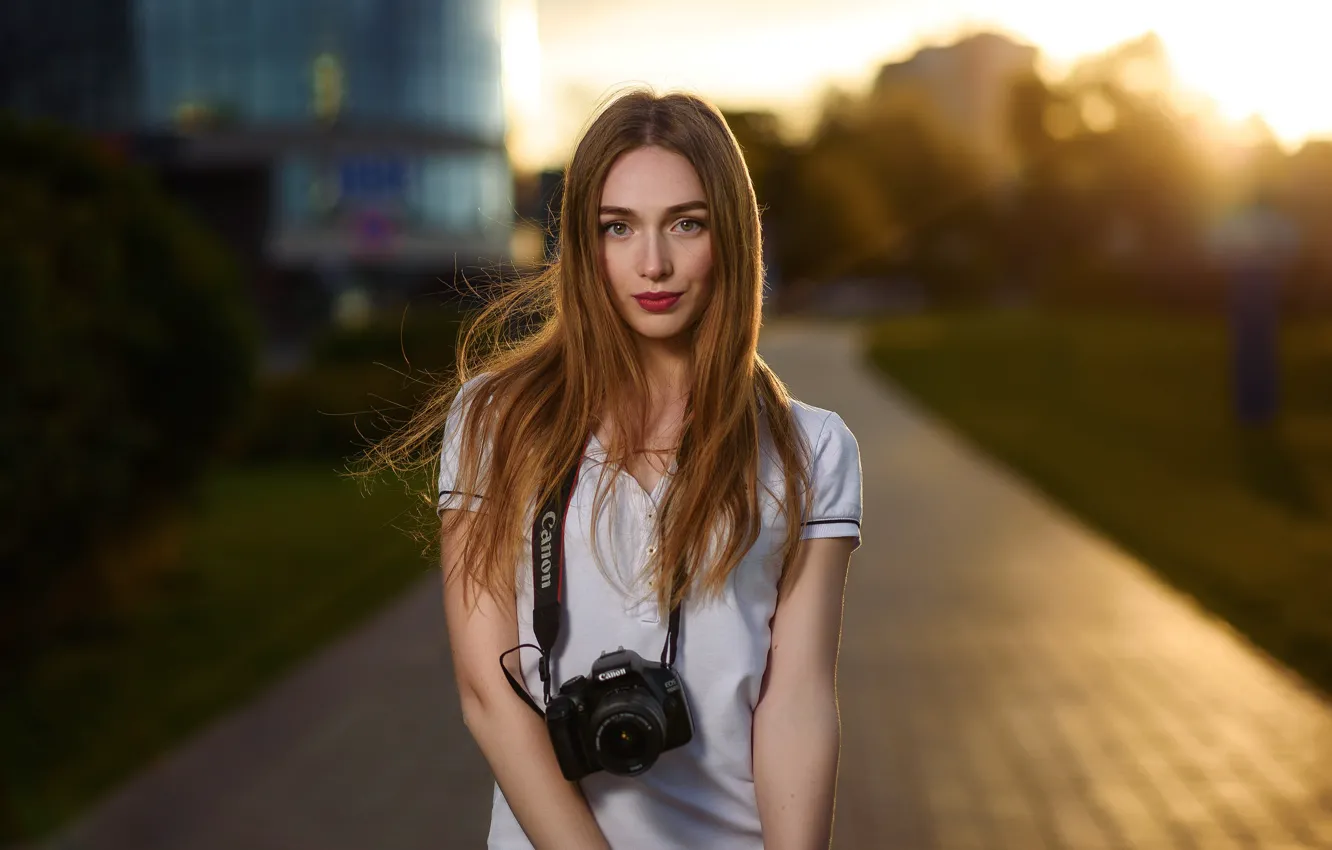 Фото обои взгляд, девушка, волосы, камера, фотоаппарат, Dmitry Medved, Yulya Goncharova